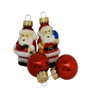 St med 2 sm julemnd og 2 sm rde glas kugler - Julekugler